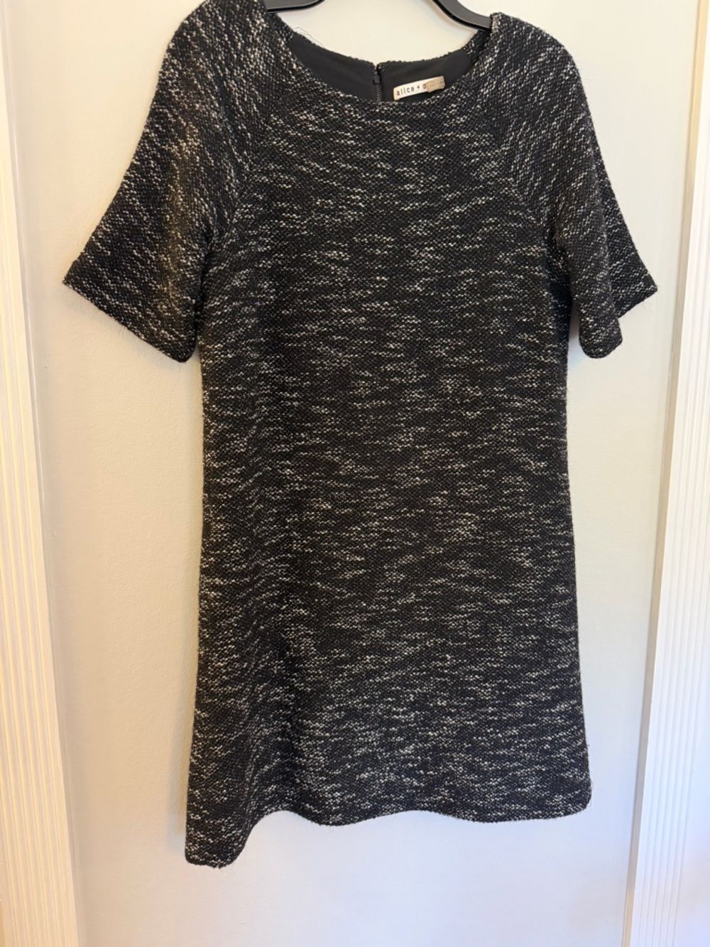 Alice + Olivia Black & White Shift Dress Size 10